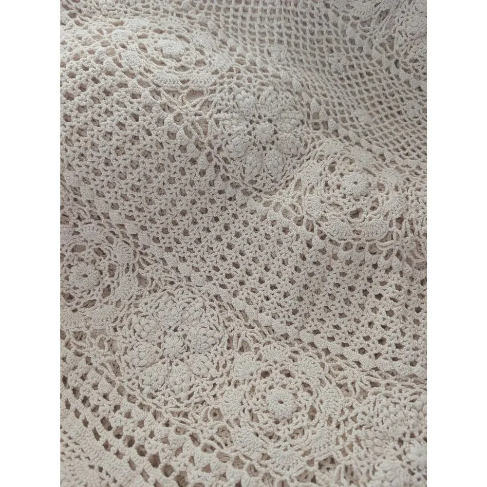 GORGEOUS VINTAGE FLORAL & LACE CREAM CROCHETED TABLECLOTH, CIRCULAR! 68